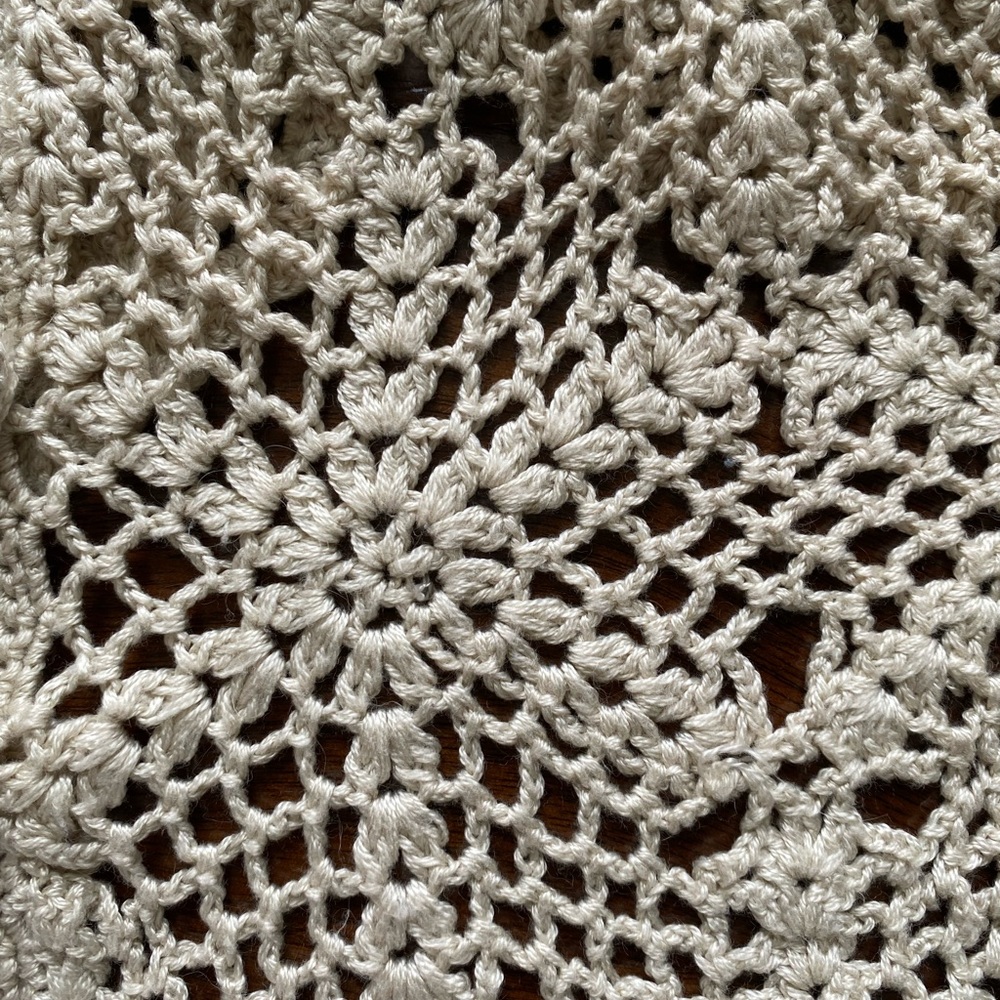 Say What? Crocheted Cream/Tan/Off-White Cropped Top; Size:Small - Picture 3 of 9